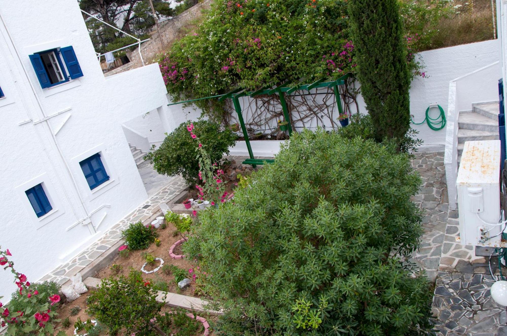 Tatsis Apartments Masouri Exterior foto