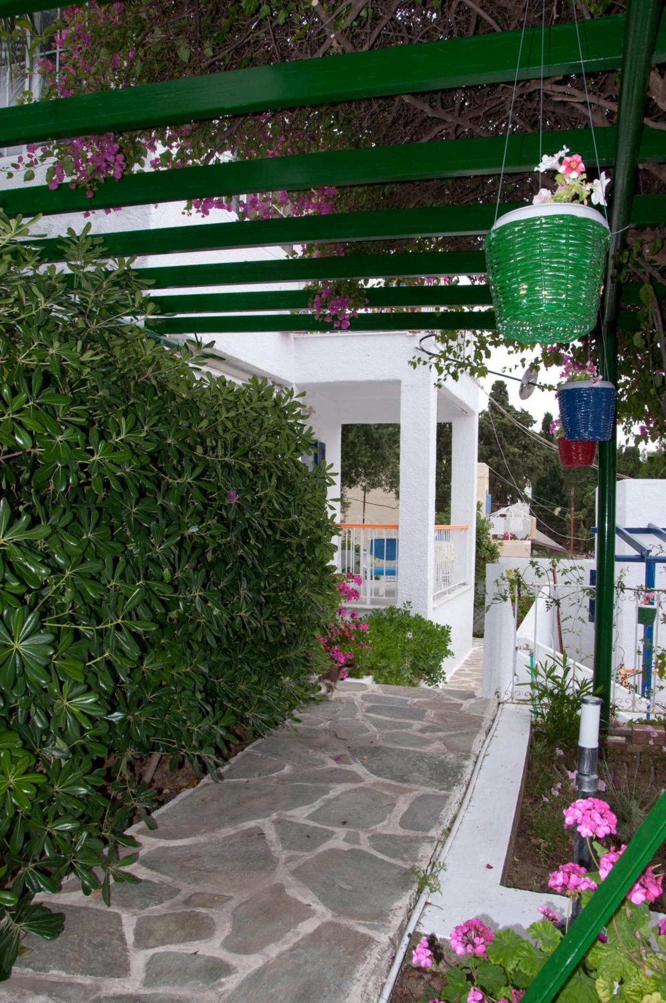 Tatsis Apartments Masouri Exterior foto